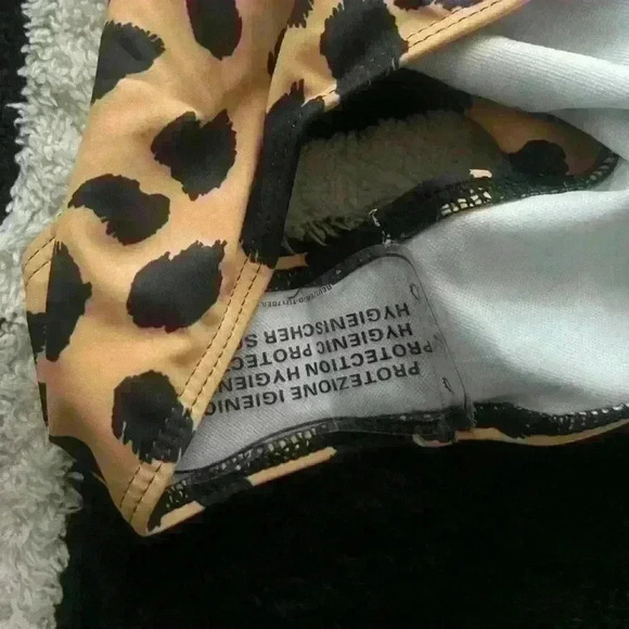 COPY - New one piece Leopard high cut Brazilian yellow /blackwhite swim suit M/L - Picture 5 of 7